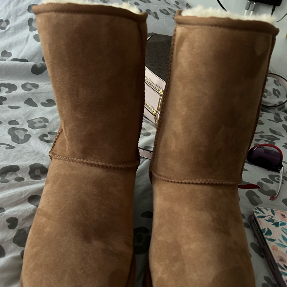 Ugg chestnut classic boots